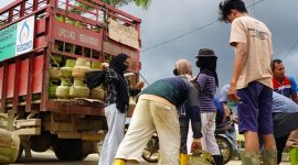 Pertamina Melakukan Operasi Pasar Gas LPG 3 Kg Untuk Masyarakat Di Aceh Tamiang, Pada Kamis (18/12/2025). Hal Ini Dilakukan Guna Mengamankan Stok Dan Harga LPG 3 Kg Di Masyarakat.. FOTO : WKI