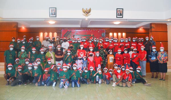 Kegiatan Persit Koorcab Rem 172 Berbagi Kasih Natal Bersama Panti Asuhan, Selasa (28/12/21).