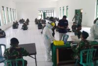 FOTO : Puluhan personel TNI yang akan ikut membantu pelaksanaan TMMD Reguler ke-110 Kodim 0415/Batanghari Saat Menjalai Rapid Test.