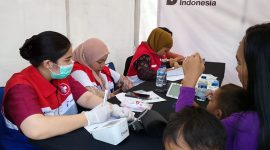 Pertamina Dirikan Posko Layanan Kesehatan Pasca Banjir di Depan Fuel Terminal Medan, Labuhan. FOTO : WKI