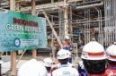 Jurnalis dari berbagai wilayah operasional menyimak pemaparan mengenai pengembangan Sustainable Aviation Fuel (SAF) saat mengunjungi area Green Refinery di Kilang Pertamina RU IV Cilacap, Jawa Tengah. (FOTO : Dok. PERTAMINA)