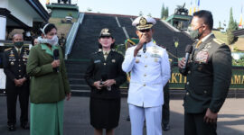 FOTO : Kasad Jenderal TNI Andika Perkasa Melantik 1.198 Perwira Lulusan Diktukpa TNI AD Tahun Anggaran 2020 di lapangan Wiradhika Secapa Angkatan Darat, Bandung, Jawa Barat, Selasa (08/09/20)