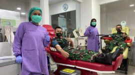 FOTO : Perwira Mantan Secapa Saat Donor Plasma di RSPAD Gatot Soebroto, Selasa (18/08/20).
