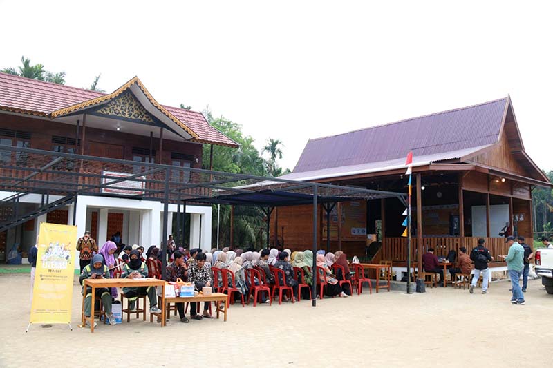 Cafe Literasi yang Dihadirkan oleh PetroChina di Desa Suka Maju, Kecamatan Geragai, Kabupaten Tanjab Timur. FOTO : TIM MEDIA