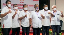 Ketum KONI Pusat Letjen TNI Purn Marciano Norman (Tengah). FOTO : gerakita.com