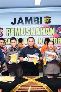 Polda Jambi Musnahkan 5,5 kg Sabu Barang Bukti Hasil Tangkapan