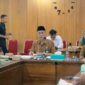 Sekda Tanjab Barat Ir. H. Agus Sanusi, M.Si Ikuti Rakor Pengendalian Inflasi 2023 Secara Virtual di Rumah Rapat Kantor Bupati Tanjung Jabung Barat, Senin (9/10/23). FOTO : DOKPIM