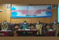 Bupati Merangin Mashuri saat membuka Rapat Koordinasi Pencegahan Stunting Tingkat Kecamatan di Aula Depati Payung Bappeda Kabupaten Merangin, Senin (06/9/21). FOTO : MEDIAGRUP