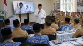 Suasana Rakor Camat dan Lurah se-Kabupaten Tanjung Jabung Barat di Aula Bumdesma Betara. Bupati Anwar Sadat secara khusus mendorong para perangkat kewilayahan untuk memaksimalkan lahan tidur melalui program 3K dan memulai gerakan pemilahan sampah dari sumber sebagai langkah nyata menjaga kelestarian lingkungan. (FOTO : Dok. Istimewa/LT/Prokopim)