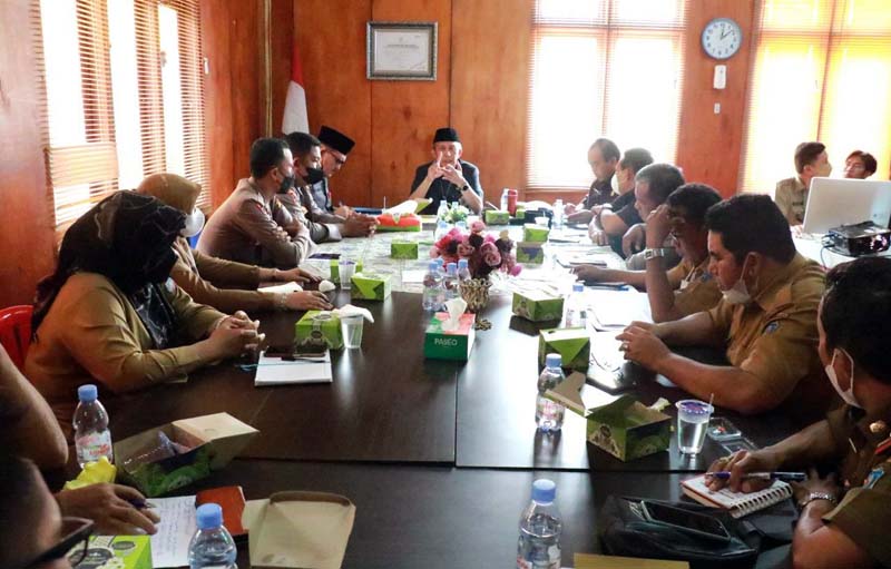 Sekda Tanjab Barat H Agus Sanusi memimpin Rapat Kordinasi terkait rencana Pelaksanaan Festival Arakan Sahur, Selasa (29/3/22). FOTO : Istimewa