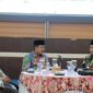Bupati Tanjab Barat H. Anwar Sadat Saat Pimpin Rapat Persiapan Haul Akbar Syekh Abdul Qadir Al Jailani di Rumah Dinas, Kamis (19/10/23). FOTO : DOKPIM