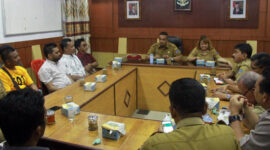 Rapat Bersama antara Pemkab Tanjab Barat dengan HSNI dan Perwakilan Nelayan dan Pengusaha Udang Ketak di Ruang Rapat Wakil Bupati, Selasa (11/02/20). FOTO/Hms.Setda