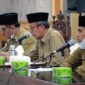 Sekda Tanjab Barat H. Agus Sanusi Saat Pimpin Rapat Persiapan Peringatan Isra’ Mi’raj Nabi Muhammad SAW 1443 H/ 2022 M di Balai Pertemuan Kantor Bupati, Rabu (25/1/22). FOTO : Prokopim.