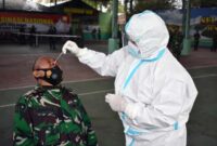 FOTO : Prajurit dan PNS Korem 042 Gapu Saat Dilakukan Rapid Tes Antigen, Rabu (14/07/21).