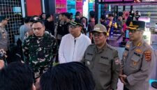 Kapolresta Jambi Kombes Pol. Ananto Herlambang (kanan) bersama Walikota Jambi Dr. dr. H. Maulana (kedua kanan), unsur TNI, dan Forkopimda saat memimpin pelaksanaan Operasi Antik Siginjai 2026 di salah satu tempat hiburan malam di Kota Jambi. (FOTO: Dhea/Polresta Jambi)
