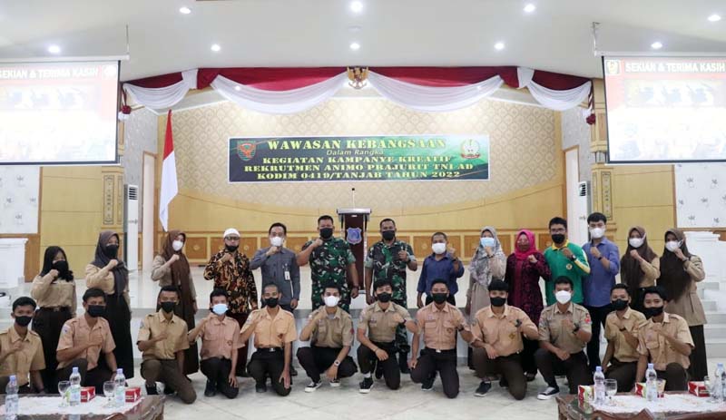 Kampanye Kreatif, Kodim 0419/Tanjab Sosialisasi Mekanisme Masuk TNI-AD, Sabtu (29/1/22). FOTO : BAs
