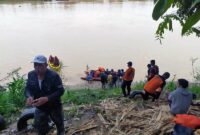 Tim SAR Persiapan Melakukan Pencarian Seorang Remaja Tenggelam saat Mencari di Sungai Batanghari Ditemukan MD FOTO : SAR JAMBI
