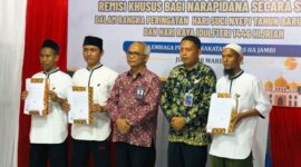 Lapas Kelas II A Jambi Terbitkan SK Remisi Khusus Hari Raya Idul Fitri 2025 untuk 936 Narapidana 3 Dapat Remisi Bebas. FOTO : HMS