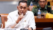 Kenangan Jenderal TNI (Purn) Ryamizard Ryacudu saat memberikan keterangan di hadapan media. Dunia militer Indonesia hari ini berduka atas kepulangan mantan Kepala Staf Angkatan Darat (KSAD) tersebut. (FOTO : Dok. Istimewa/kabar24jam.bisnis.com)