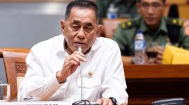 Kenangan Jenderal TNI (Purn) Ryamizard Ryacudu saat memberikan keterangan di hadapan media. Dunia militer Indonesia hari ini berduka atas kepulangan mantan Kepala Staf Angkatan Darat (KSAD) tersebut. (FOTO : Dok. Istimewa/kabar24jam.bisnis.com)