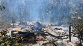 Penampakan Punging Rumah Milik Badawi (50) warga di Jalan Harmoko RT. 02 Dusun Harapan 1 Desa Tanjung Senjulang, Kecamatan Bram Itam Kabupaten Tanjung Jabung Barat Pasca Terbakar. FOTO : Istimewa