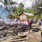 Penampakan Puing-Puing Rumah Panggung Milik Abdul Sani Warga Dusun Kepala bedah, Kelurahan Mampun, Kecamatan Tabir Ludes Terbakar Saat Ditinggal ke Kebun, Senin (24/7/23). FOTO : Res Merangin