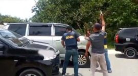 Petugas Gabungan BNN Provinnis Jambi dan BNNK Kota Jambi Saat Meringkus Pelaku di wiayah perbatasan Privinsi Jambi-Riau tepatnya di Pos PJR, Desa Suban, Batang Asam, Kabupaten Tanjab Barat. FOTO : Screenshot Video IG JambiEkspose