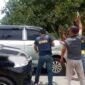 Petugas Gabungan BNN Provinnis Jambi dan BNNK Kota Jambi Saat Meringkus Pelaku di wiayah perbatasan Privinsi Jambi-Riau tepatnya di Pos PJR, Desa Suban, Batang Asam, Kabupaten Tanjab Barat. FOTO : Screenshot Video IG JambiEkspose