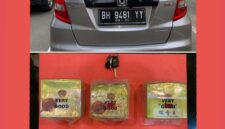 Barang Bukti 3 Kg Sabu dan Mobil Honda Jazz yang Diamankan Satuan Reserse Narkoba (Satresnarkoba) Polresta Jambi, Jum'at (24/11/23). FOTO : Dhea