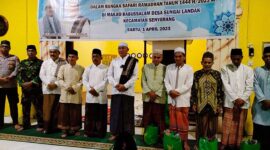 Wabup Hairan Kunjungi Masjid Babussalam Senyerang. FOTO : HMs Kecamatan 