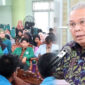 FOTO : Bupati Tanjung Jabung Barat Dr. H. Safrial ketika menjadi Pemateri pada Konsolidasi Daerah (Konsolda) BEM/DEMA Perguruan Tinggi Keagamaan Islam Negeri (PTKIN) Se-Provinsi Jambi yang diselenggarakan di Auditorium Chatib Quzwain UIN STS Jambi, Sabtu (14/03/20).