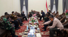 FOTO : Penyambutan Kunjungan Kerja dan Silaturahmi Kasdam II/ Sriwijaya Palembang Brigjen TNI Mohammad Zamroni, S.IP beserta Rombongan di Rumah Jabatan Bupati, Sabtu (30/05/20)