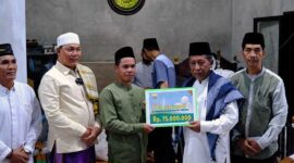 Wakil Gubernur Jambi H. Abdullah Sani Saat Safari Ramadhan ke Masjid Nurussaadah Desa Tanjung Pasir, Kecamatan Kuala Betara, Tanjung Jabung Barat, Minggu (9/4/23). FOTO : KOMINFO