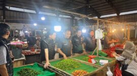 Satgas Pangan Polda Jambi Lakukan Pemantauan Harga Cabe hingga Telur Ayam di Pasar Tradisional Angso Duo, Sabtu (22/3/2025). FOTO : Viryzha
