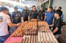 Dokumentasi Satgas Pangan Polda Jambi Cek Ketersediaan dan Kestabilan Harga Bahan Pokok di Pasar Angso Duo, Jum'at (23/2/24). [FOTO : Viryzha]