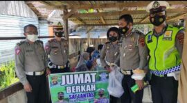 Satlantas Polres Muaro Jambi Laksanakan Vaksinasi Serbu Desa di Desa Sembubuk Kecamatan Jaluko, Kabupaten Muaro Jambi, Jumat (14/01/22). FOTO : Noval