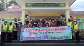 Dok. Kegiatan Satlantas Polresta Jambi Sosialisasi Safety Riding di PT Era Guna Bumi Nusa Pasar Angso Duo Jambi, Jumat (19/2/22). FOTO : Ddy/Val