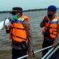 Kasat Polair Polres Tanjung Jabung Barat dan Anggota saat memberikan imbauan, Rabu (26/1/22). FOTO : Hery
