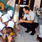 FOTO : Kapolres Tanjung Jabung Barat AKBP Guntur Saputro, S.IK, MH Saat Bersama Anak-Anak  Usia Dini di TK Kemala Bhayangkari Jl. Kihajar Dewantara Kuala Tungkal, Sabtu (14/03/20).