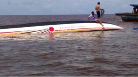 SB Evelyn Calisca 01 tenggelam di di perairan Pulau Burung dekat Tanjung Batu Kabupaten Indragiri Hilir, Riau, Kamis (27/4/23). FOTO : TANGKAPAN LAYAR 