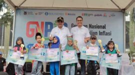 Bupati H. Anwar Sadat menghadiri Senam Santai pada kegiatan Gerakan Nasional Pengendalian Inflasi Pangan, Minggu (10/9/23). FOTO : Ist