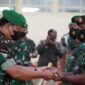 Danrem 042/Gapu Brigjen TNI Supriono, S.IP, M.M Pimpin Sertijab Dandim 0420/Sarko di Balai Prajurit Korem 042/Gapu, kamis (24/3/22). FOTO : Penrem