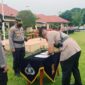 Kapolres Muaro Jambi AKBP Yuyan Priatmaja, SIK, MH Saat Pimpin Upacara Sertijab Kapolsek dan PJU di lapangan Muaro Jambi pada Sabtu (5/03/22). FOTO ; NOVAL