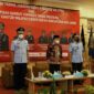 (Kiri) Drs Tholib, SH, MH, Gubernur Jambi Dr H Al Haris, S. Sos, MH dan Jahari Sitepu, SH, M. Si. FOTO : Humas Lapas Kelas IIB Kuala Tungkal
