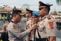 Kapolres Tanjab Barat AKBP Agung Basuki, SIK, MM Saat Pimpin Sertijab Kasat Lantas dan Kapolsek Tungkal Ilir. FOTO : HMS