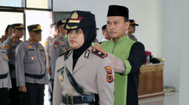 Kompol Roslinda Saat Dilantik menjadi Wakapolres Bungo oleh Kapolres Bungo AKBP Wahyu Bram, SH, SIK, MIK di Lantai 3 Aula Wirathama Bhayangkara Polres Bungo, Selasa (4/7/23). FOTO : Hms