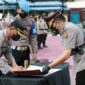 Kapolres Batanghari AKBP M. Hasan, SIK, MH memimpin upacara serah terima jabatan Wakapolres Batanghari Kompol Handres, SH, SIK di Lapangan Upacara Polres Batanghari, Rabu (25/5/22). FOTO : Noval/DKK