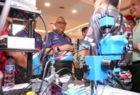 Wamenaker Afriansyah Noor menekankan pentingnya peningkatan kompetensi dan standardisasi keahlian bagi para teknisi ponsel nasional guna menjawab kebutuhan industri yang semakin spesifik dan terukur di Jakarta, Sabtu (26/9/2026). (Foto: Dok. Kementerian Ketenagakerjaan)
