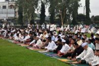 Antusias Masyarakat Koda Tambi Sholat Idul Adha bersama TNI di Lapangan Makorem 042/Gapu. [FOTO : Penrem]