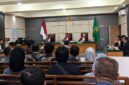 Suasana sidang perdana kasus dugaan korupsi pengadaan zat kimia Perumda Tirta Mayang Kota Jambi dengan agenda pembacaan dakwaan oleh Jaksa Penuntut Umum di Pengadilan Tipikor Jambi, Kamis (18/6/2026). (Foto: Istimewa)